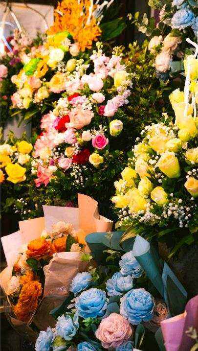Welcome desk floral